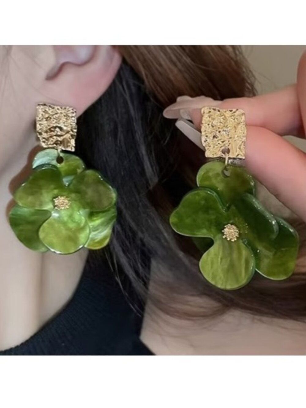 Green Pearlescent Flower‎ Petal Statement Dangle Earrings (NEW & BEAUTIFUL!)